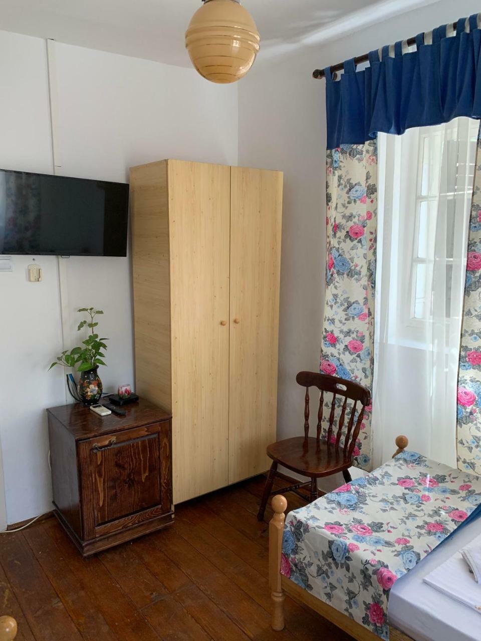 Viktor Rooms Cattaro Esterno foto
