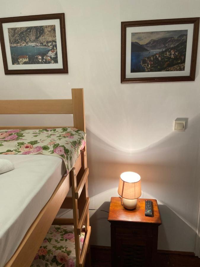 Viktor Rooms Cattaro Esterno foto